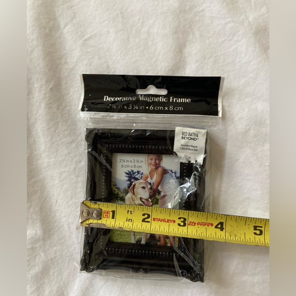 New small decorative magnetic black ornate frame 2 1/4 x 3 1/4 in - Picture 6 of 14